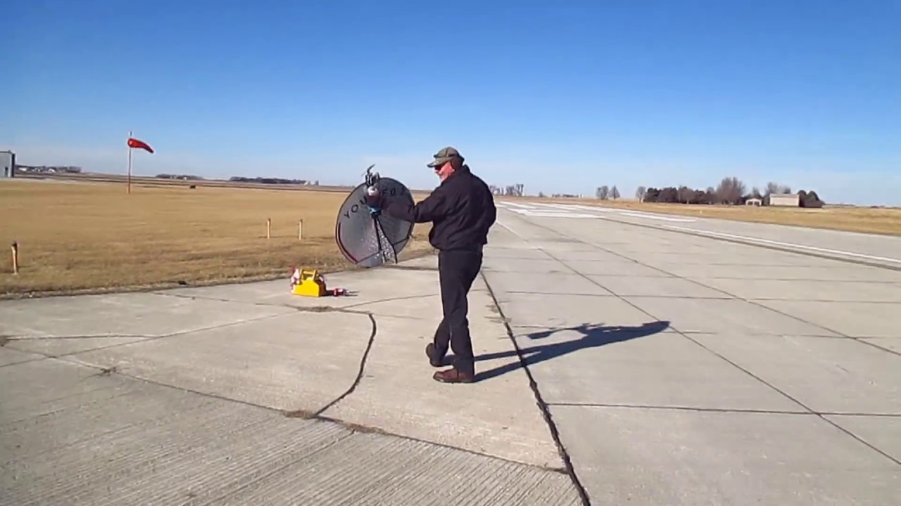Nitro Powered R/C Flying Saucer Disc. The YOU F.O. 2. ( UFO ) The build and Extreme weather flight.