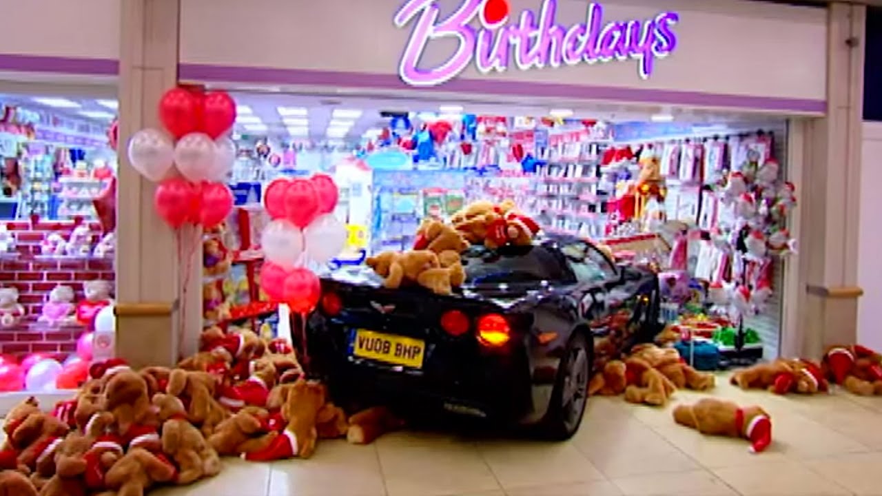 Shopping Centre Chase & Beach Assault | Top Gear