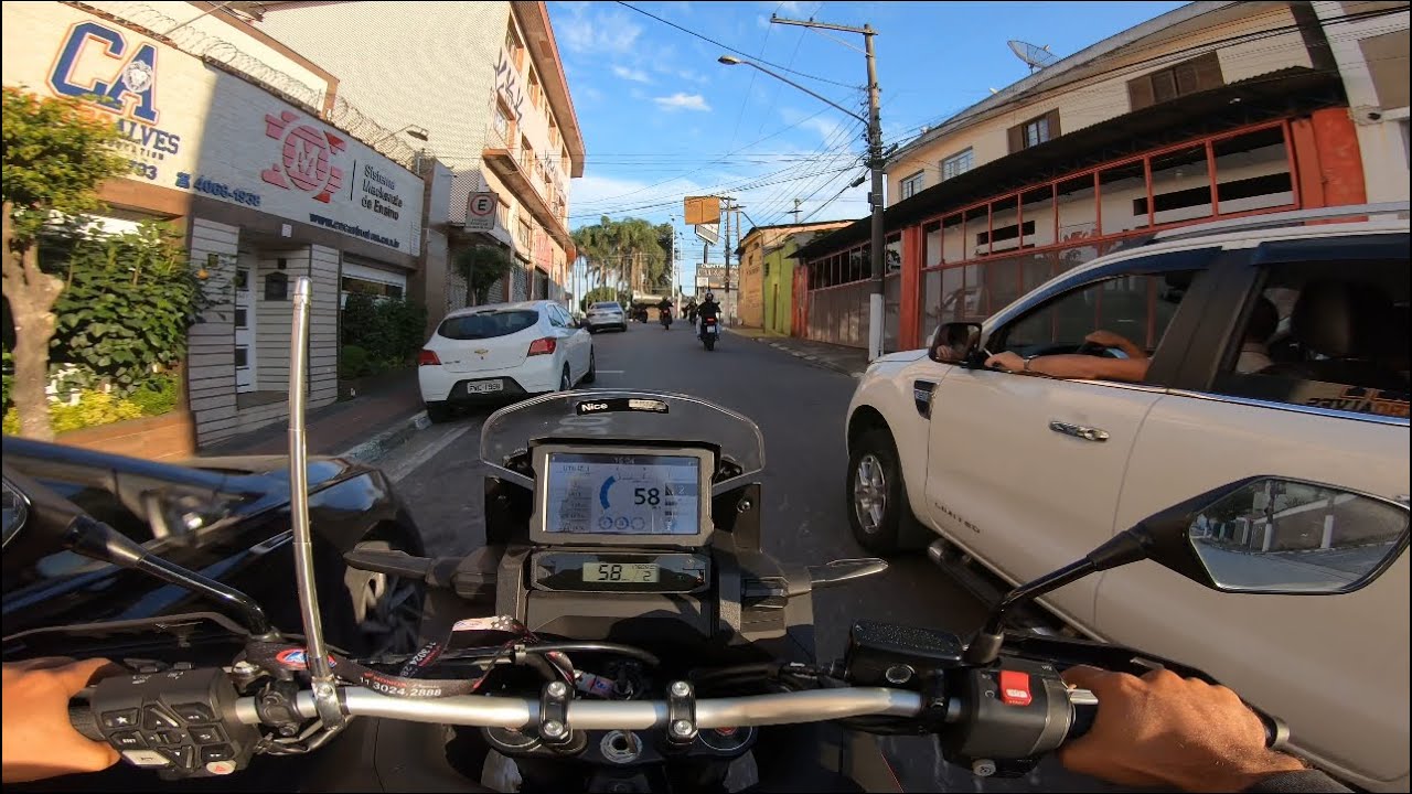 Africa twin na cidade