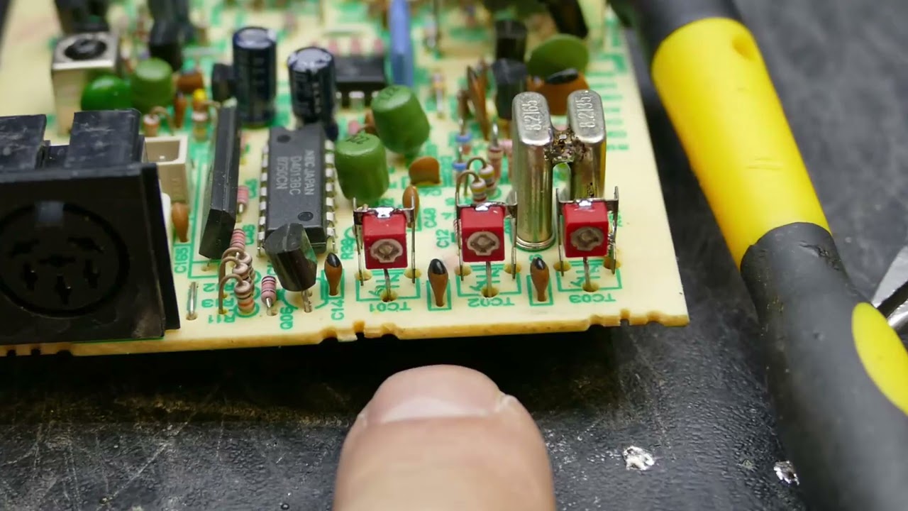 Poniendo al día un veterano FT 747GX de Yaesu