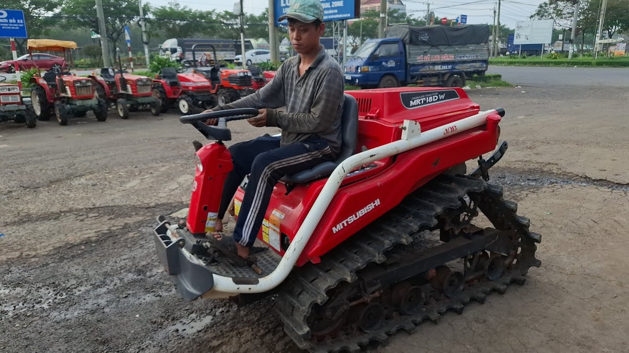 Máy cày bánh xích Nhật bãi mới 98% đẹp long lanh, số điện thoại trong phần mô tả.