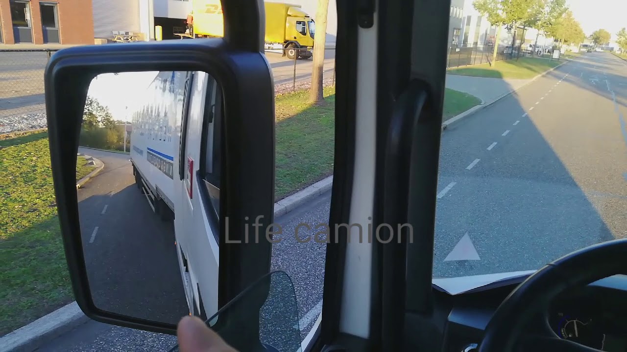 طريقة سهل من دروس الرجوع للخلف بالشاحنة الكبيرة    marche arrière on camion