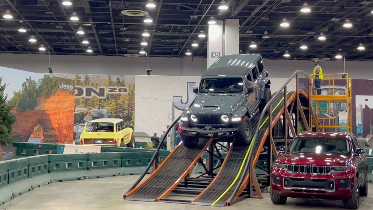Camp Jeep v8 ThRiLl RiDe! 2024 WRANGLER 392 RUBICON 2023 NAI DETROIT AUTO SHOW OBSTACLE COURSE SS392