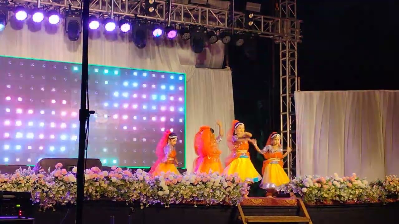 Naumi&Frnds dance performance #dance#kids dance