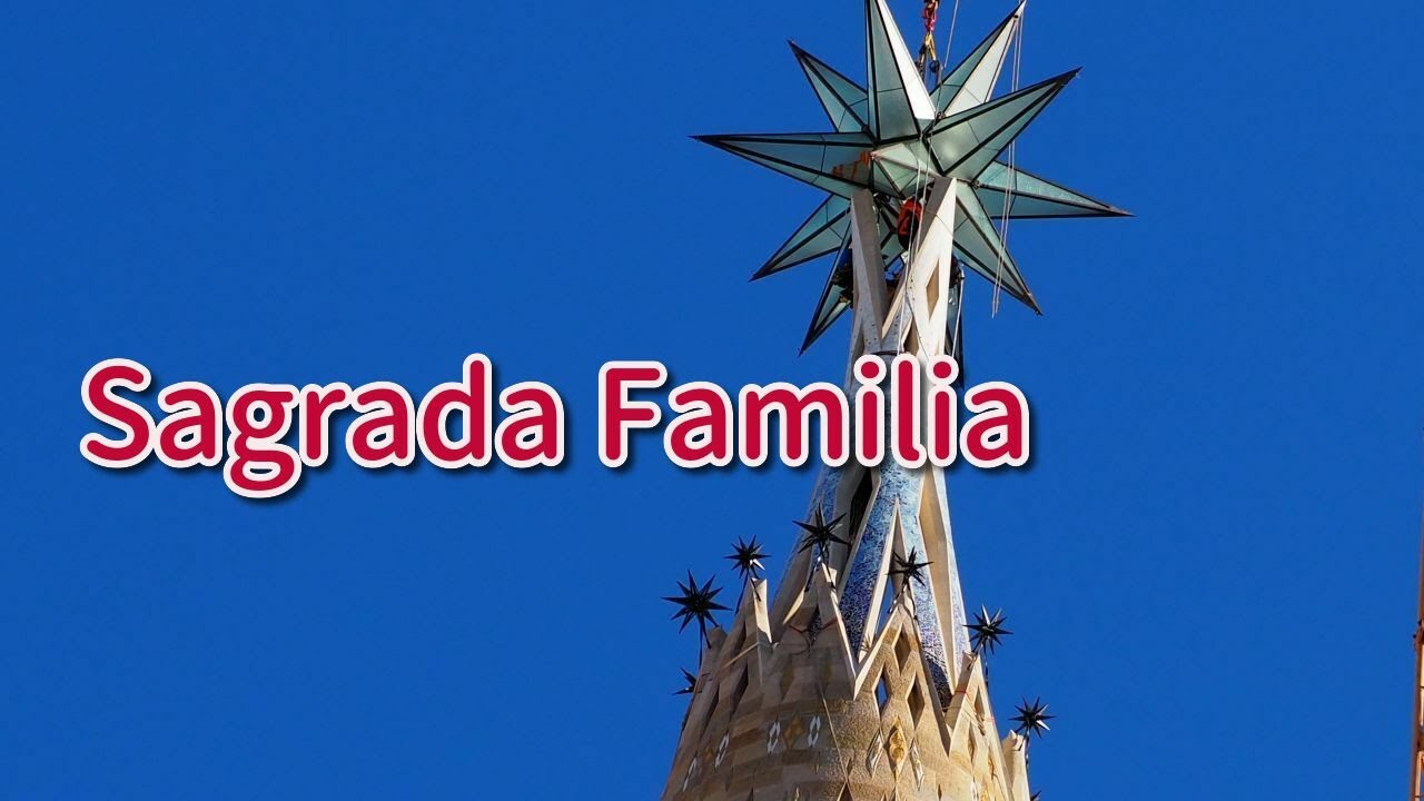 La estrella ya corona en la torre de la Virgen María de la Sagrada Familia 29-Nov-2021