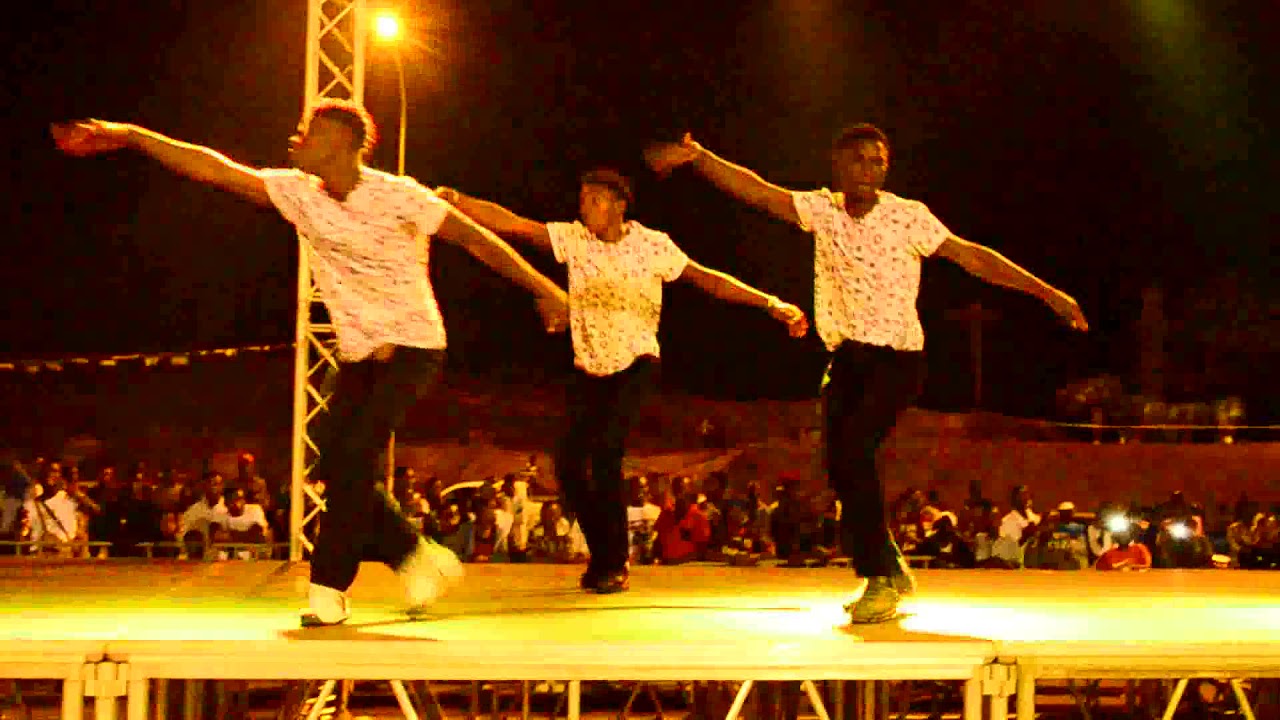 Levi'star crew 17août place de l'indépendance 2019 fcv danse tcham