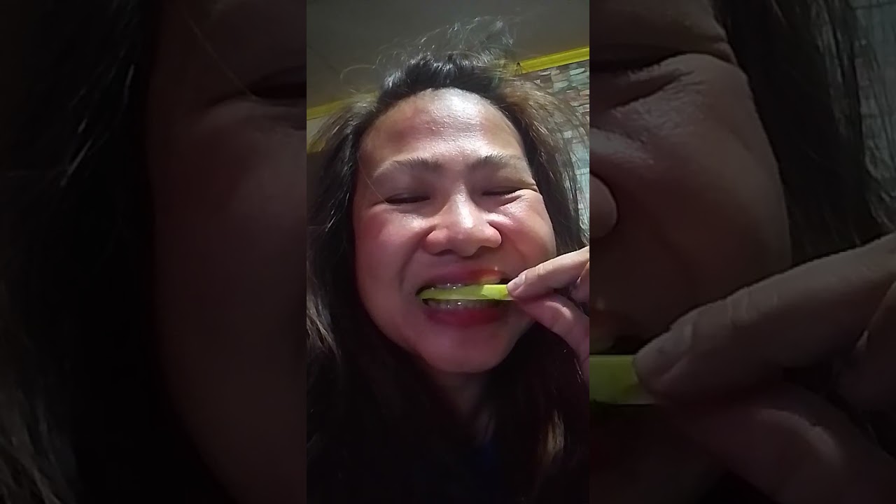 Out chitchat with my baby 😍ᯓᡣ𐭩 he give me mangoes hahahahhahha lovely ❤😊to eats both