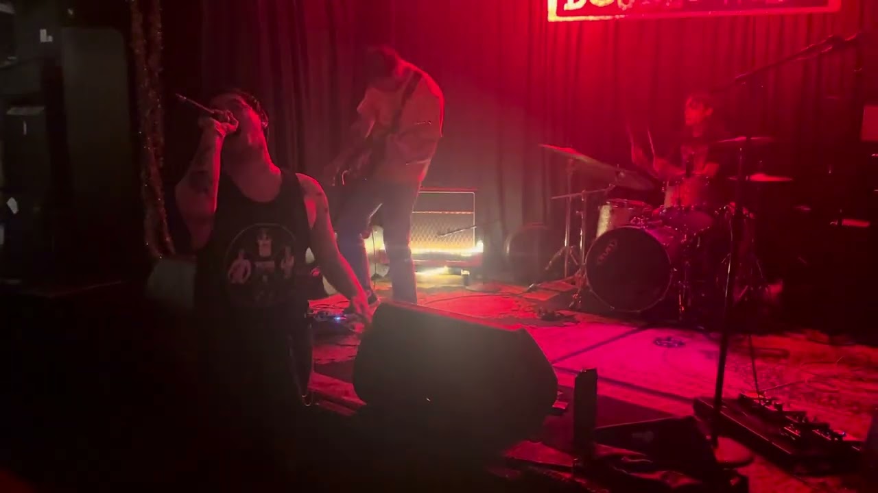 Llewelyn - Disposable Culture (Live from Double Wide)