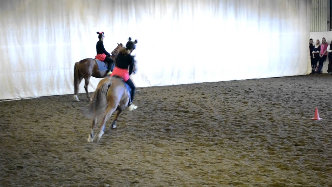 Fr&ouml;s&ouml; ridcenter, maskerad-hoppning 2012, Musse & Mimmi
