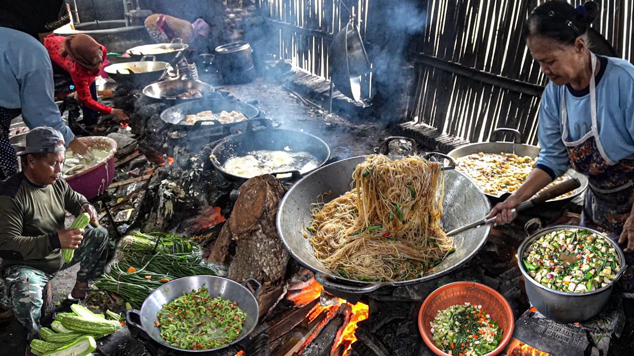 MAKAN SEPUASNYA CUMA BAYAR 5 RIBU!! TUKANG MASAKNYA SE KAMPUNG