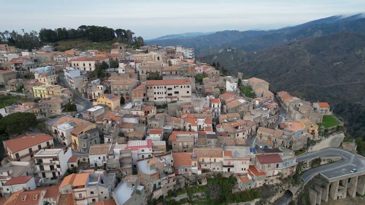 in Volo... Dal Borgo Santa Domenica al centro storico Di rometta