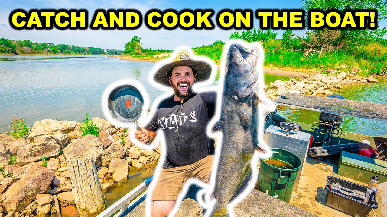 Bankline RIVER Catfishing CATCH CLEAN COOK on the BOAT!!!