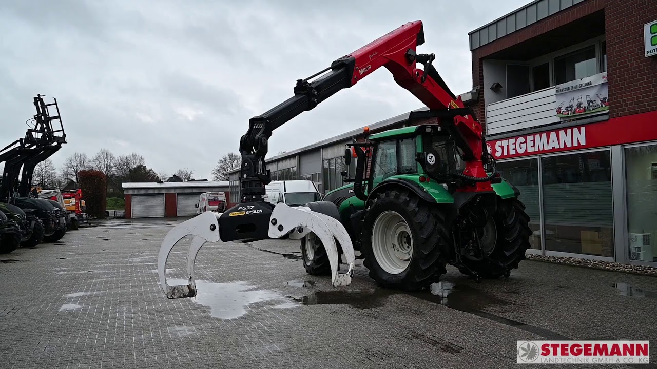 Valtra T202 mit Forstkran Epsolution M80R und FG37