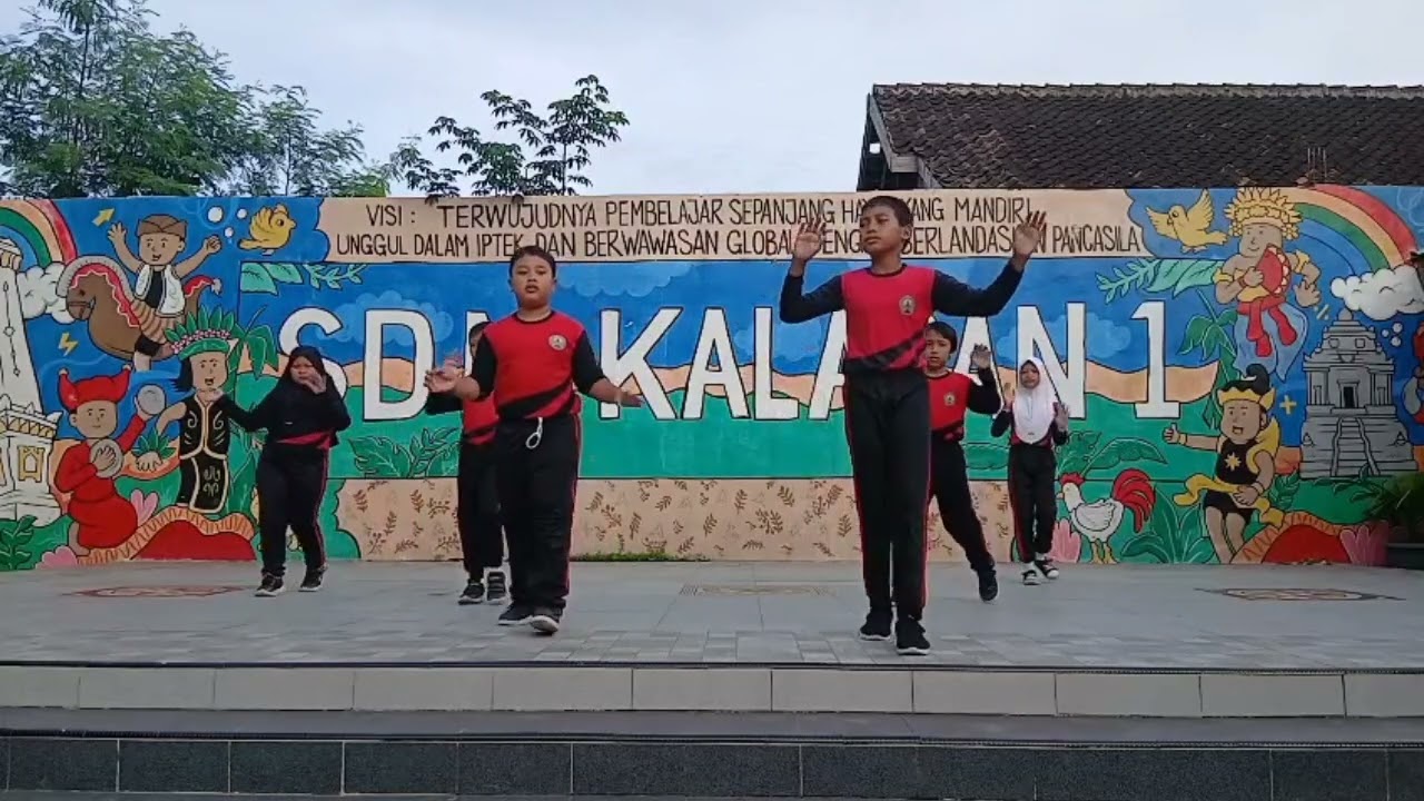senam sedia aku sebelum hujan 