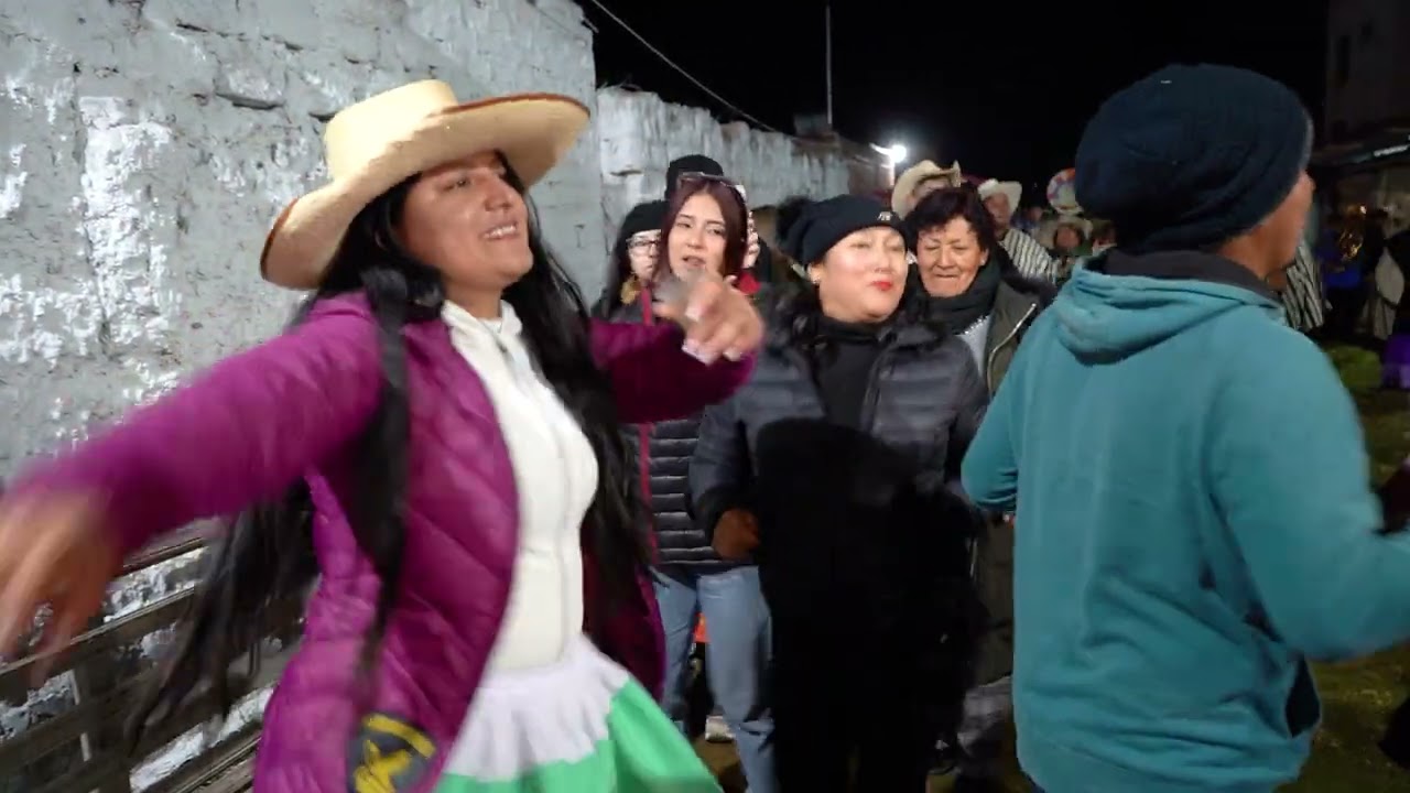 SANTIAGO CON BANDA EN SICAYA PARTE 02