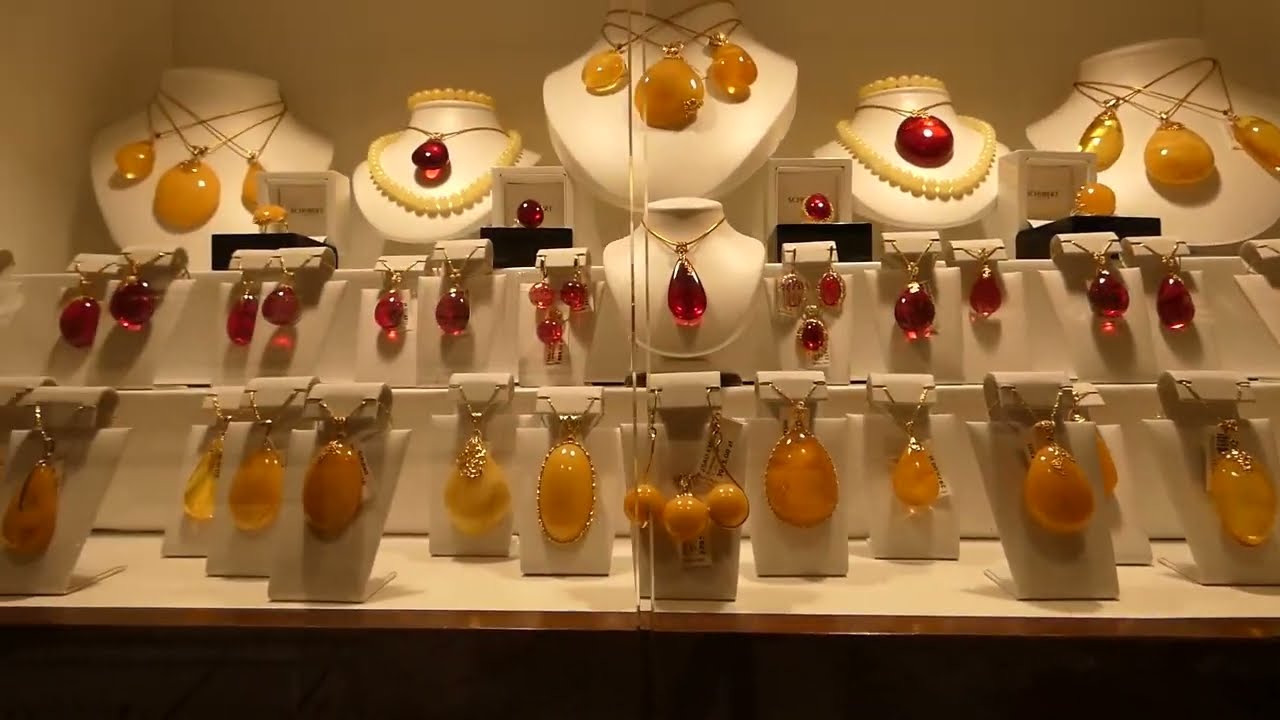 Магазин янтаря в Кракове. 2024