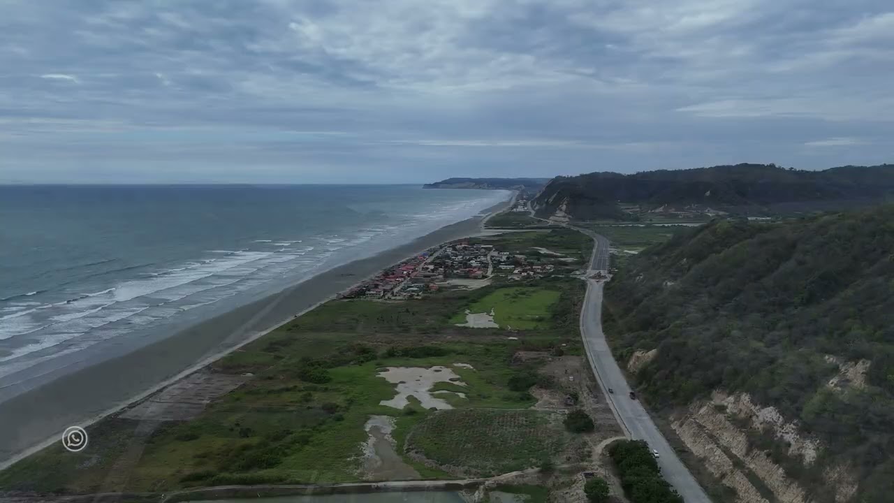 Terreno de 2 hectáreas (20.000 m²) ubicado en Playa Briceño, Manabí