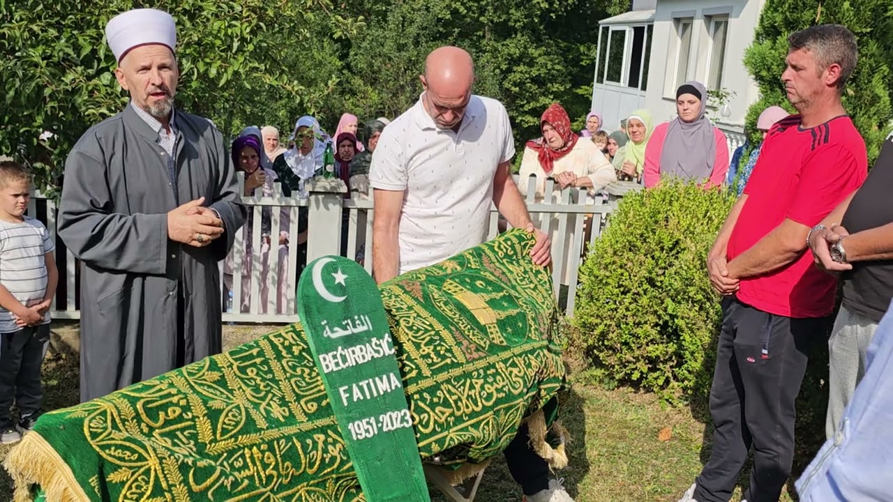 Dženaza namaz za rahm. Bećirbašić Fatimu u džematu Jajići / Kalesija.   Vaiz, Sead ef. Ahmetović