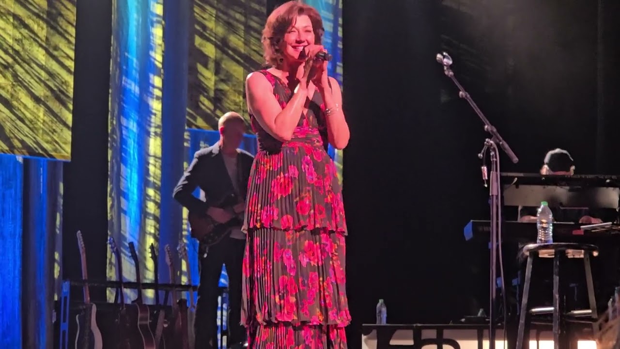 Amy Grant Concert LIVE  - Straight Ahead / Jehovah - Kauffman Center Kansas City MO April 4 2025