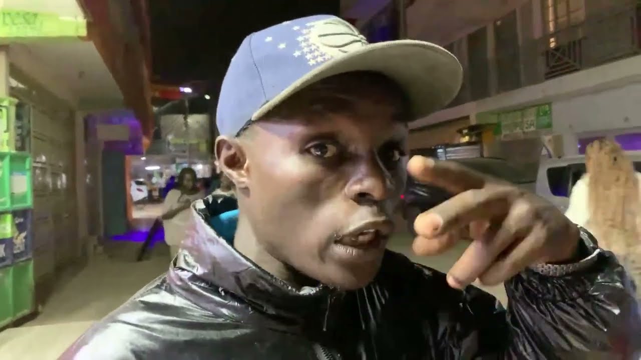 Huyo ni Mwas D? Mvurute kwa mwangaza aangushe verse or 2