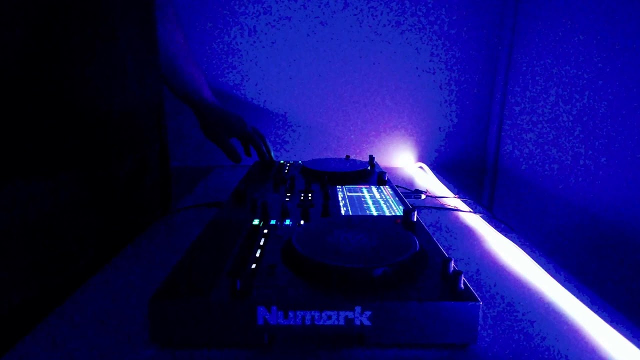 IZMO In Da Mix Vol. 4 - Saturday Night Mix Pt. 1
