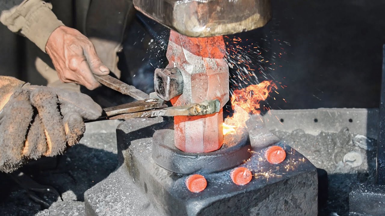 Incredible Forging Process out of Rusted Iron Chain Amazing Skills