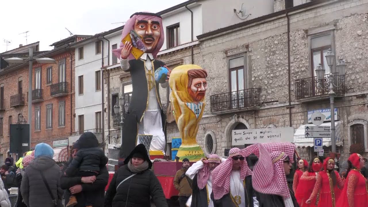 Carnevale Castelvetere 2023 - Tutti i carri allegorici ed i balli nella nostra diretta integrale