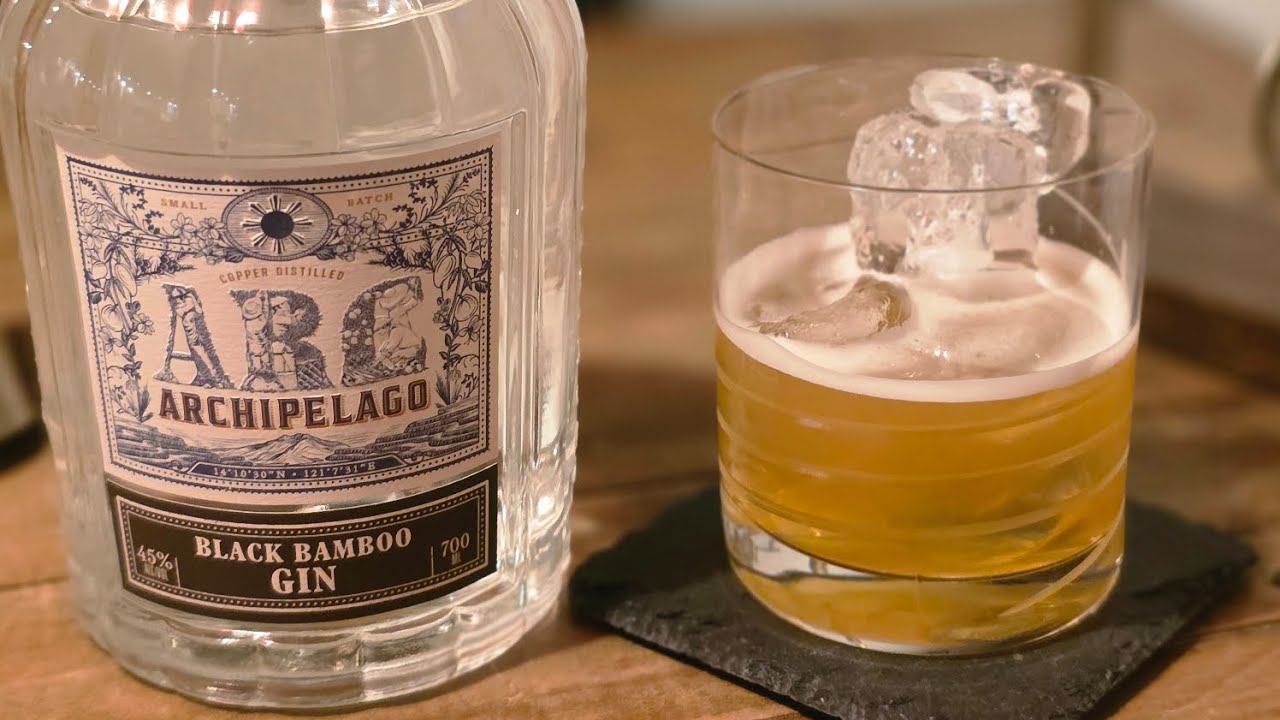 A Christmas gin sour on ARC Black Bamboo gin from Full Circle Craft Distillers 