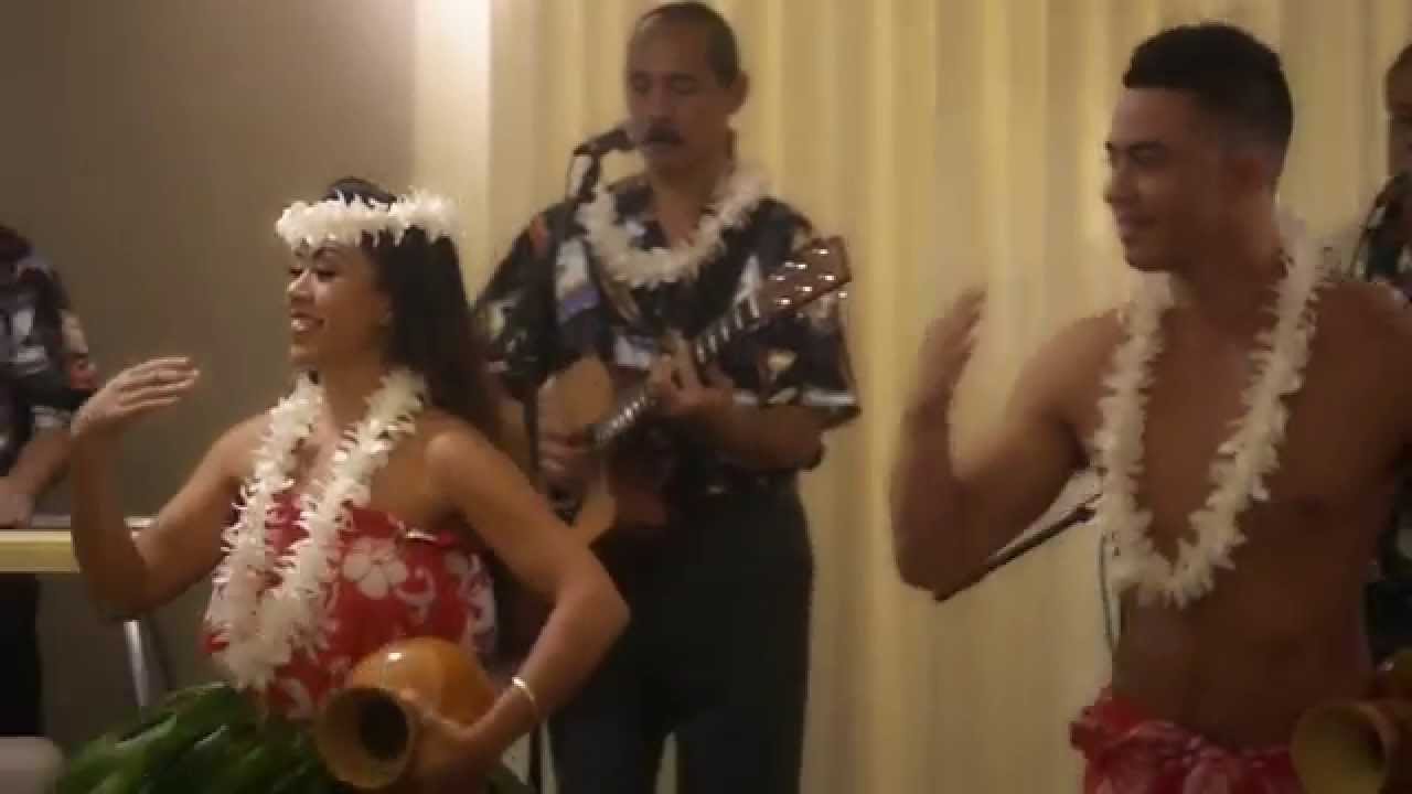Hawaiian Airlines' Pau Hana Fridays - Hawaiian Airlines Serenaders - Waikiki Hula