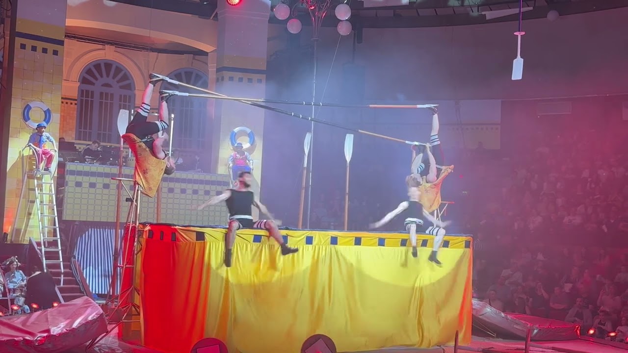 SPLASH! – vízicirkusz – Swing a víz fölött #circus