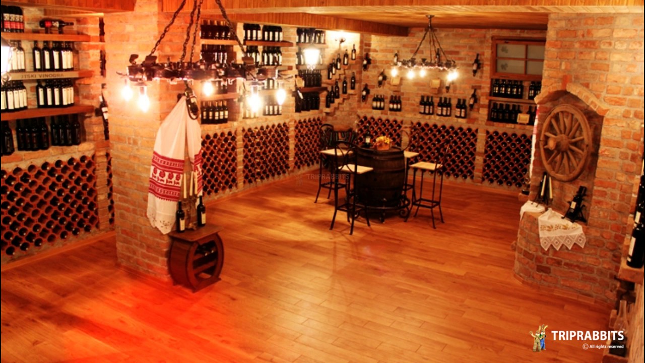 Vinoteka i poklon galerija Veritas (Vinkovci)