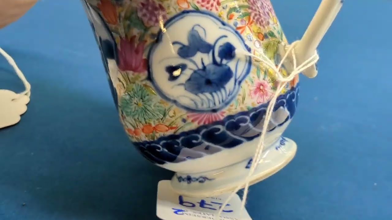 宾州小拍看预展，乾隆的几件外销瓷很不错，其他的新老各半，地雷很多啊！Auction in PA, Delicate Qing Dynasty Qianlong Antique Porcelain