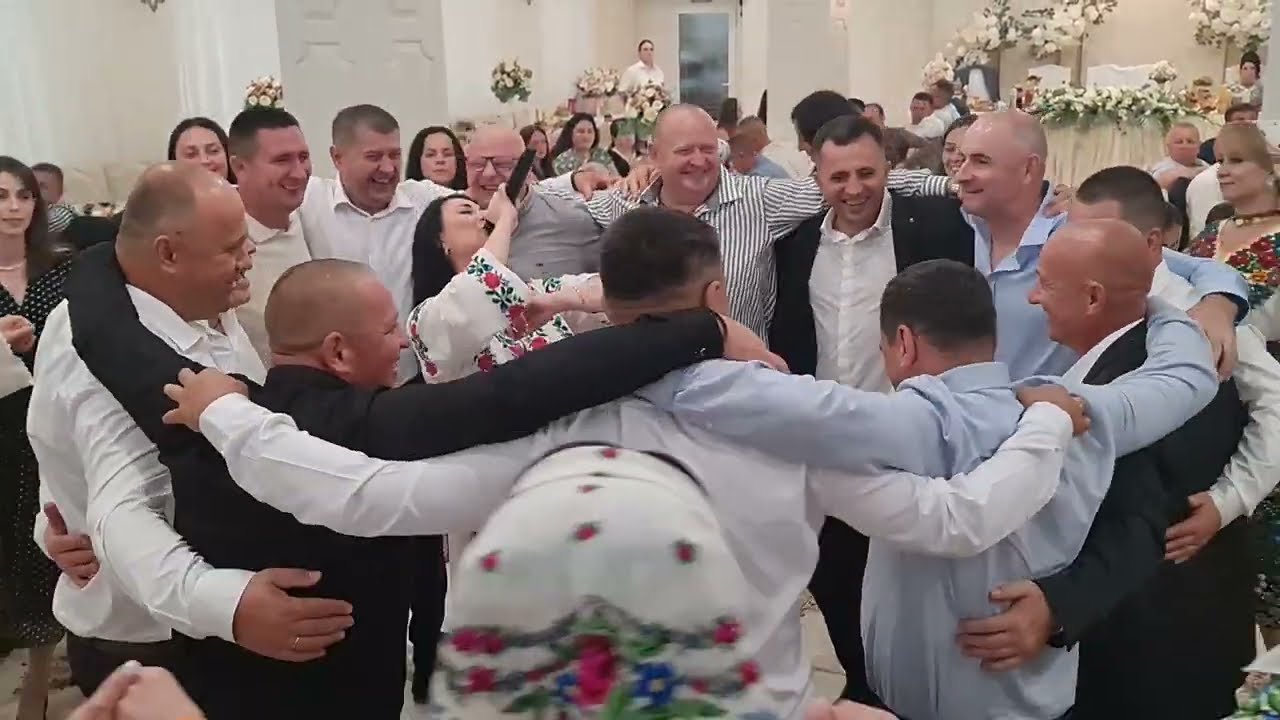 Formatia Moldova şi Cristina Pintilie Nuntă Live Voloca - Cernăuți