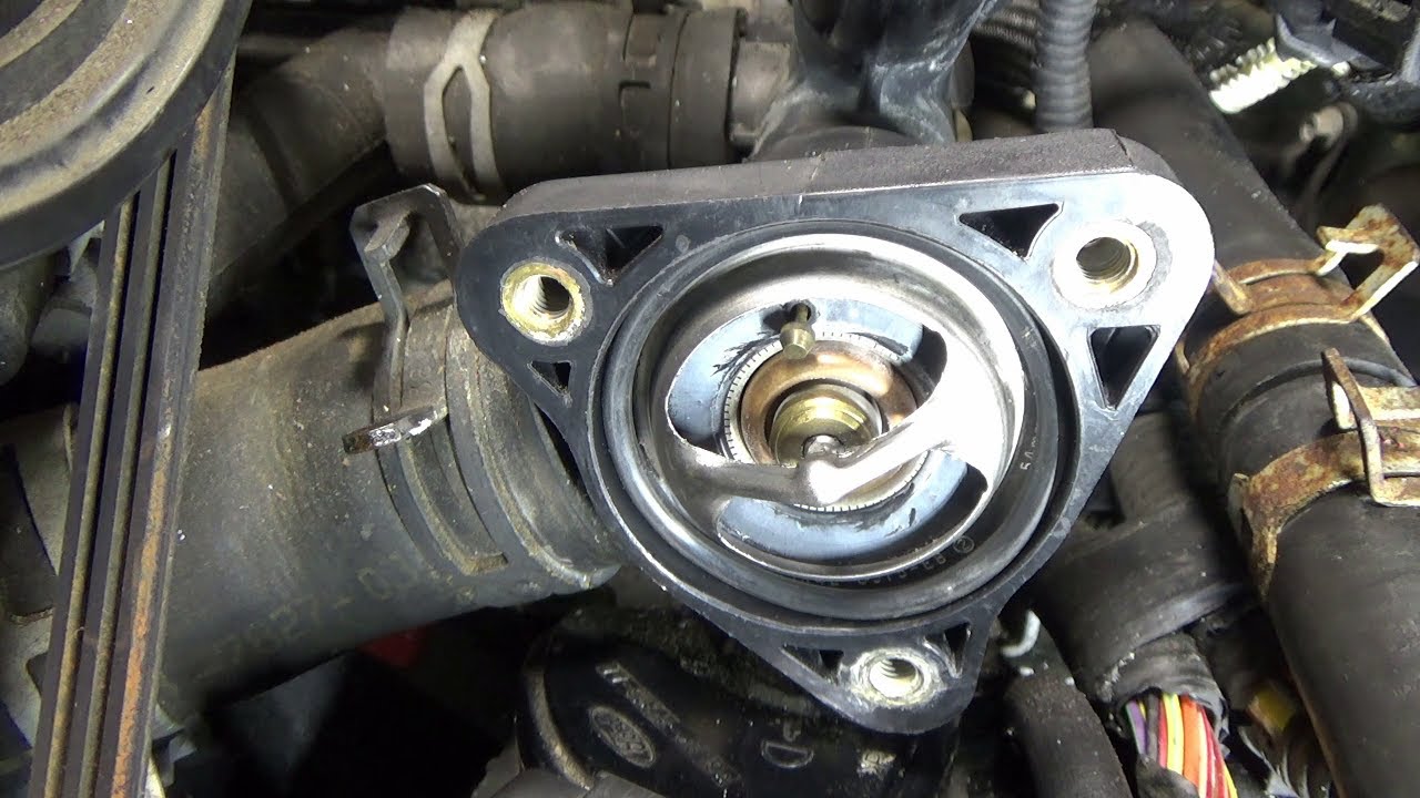 Reemplazo del termostato (Ford Escape 2004 - motor 3.0L)