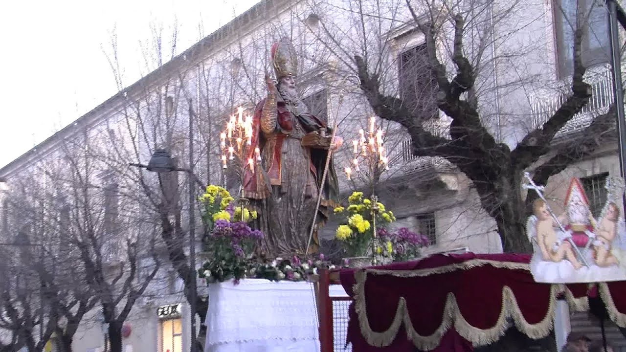 San Giuliano: la processione e la consegna delle chiavi