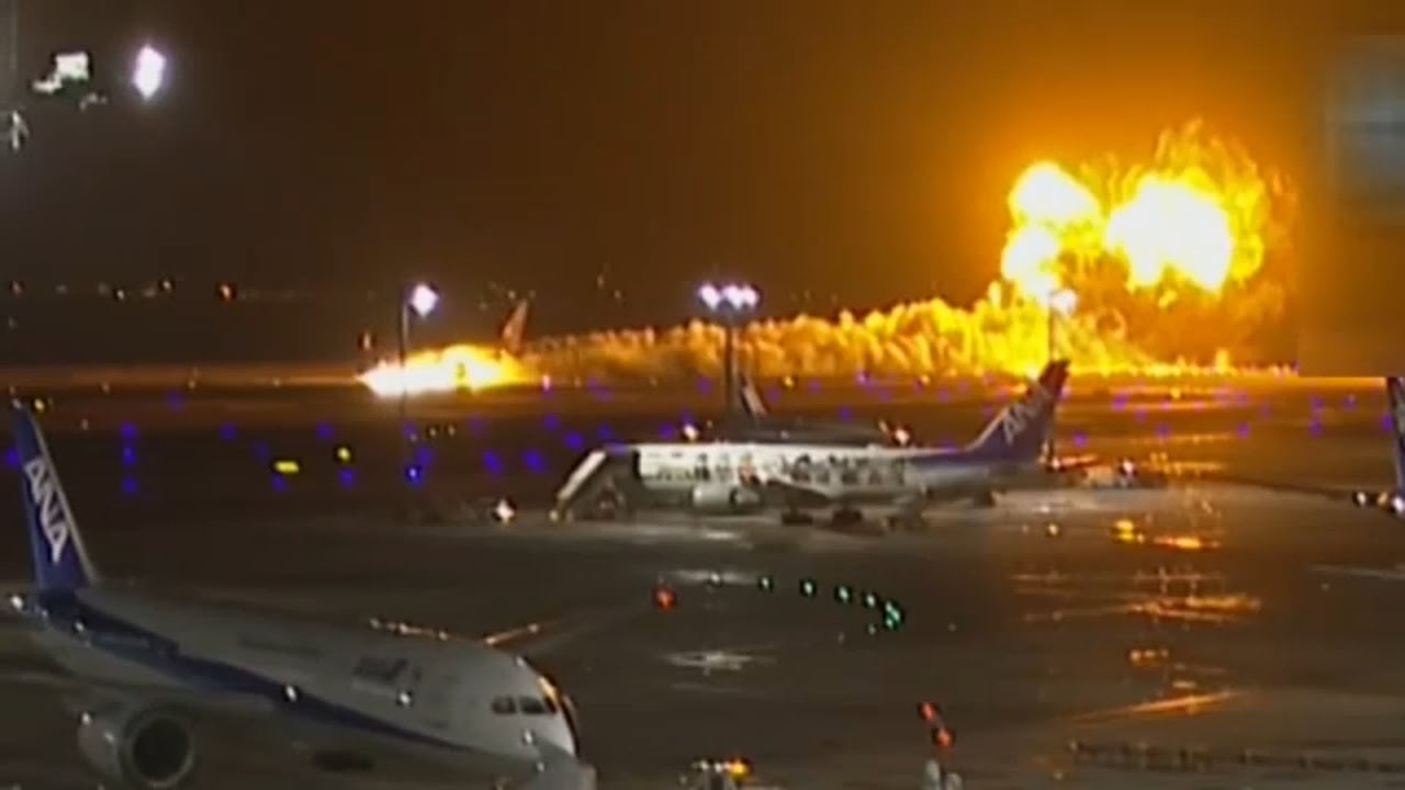 Tokyo fiery plane collision: Captain Dennis Tajer provides analysis after 5 killed
