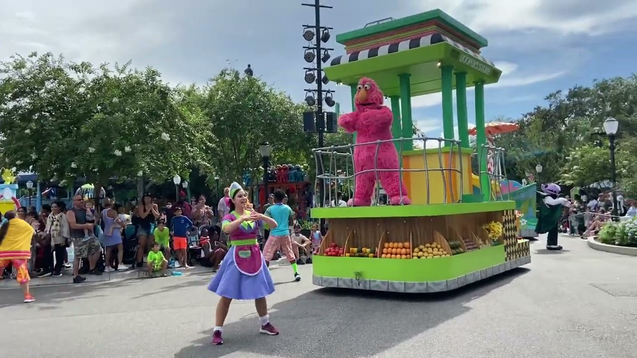 Sesame Street Parade at Seaworld