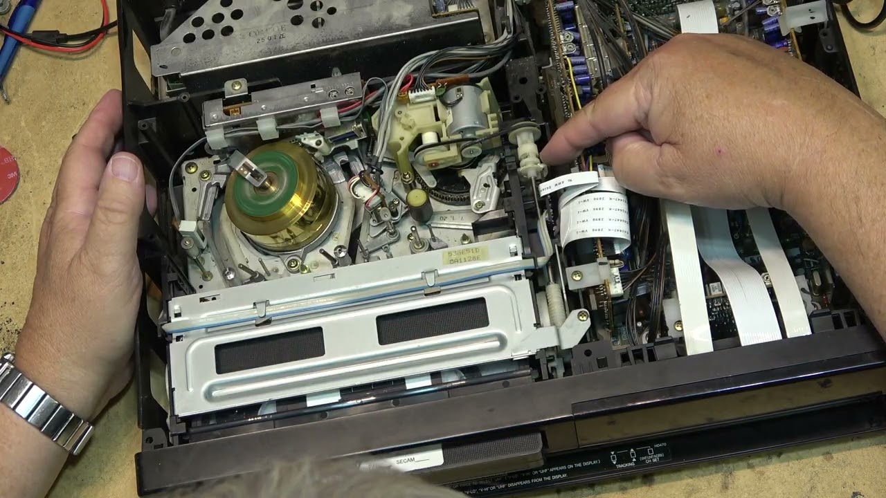 Sharp VC90 Multi System VCR Push in tape and it kicks it back out