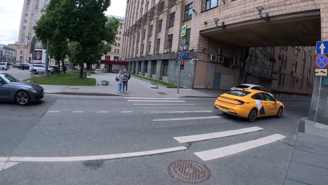 Moscow. Garden Ring road. m.Krasnyye vorota - m.Barrikadnaya.