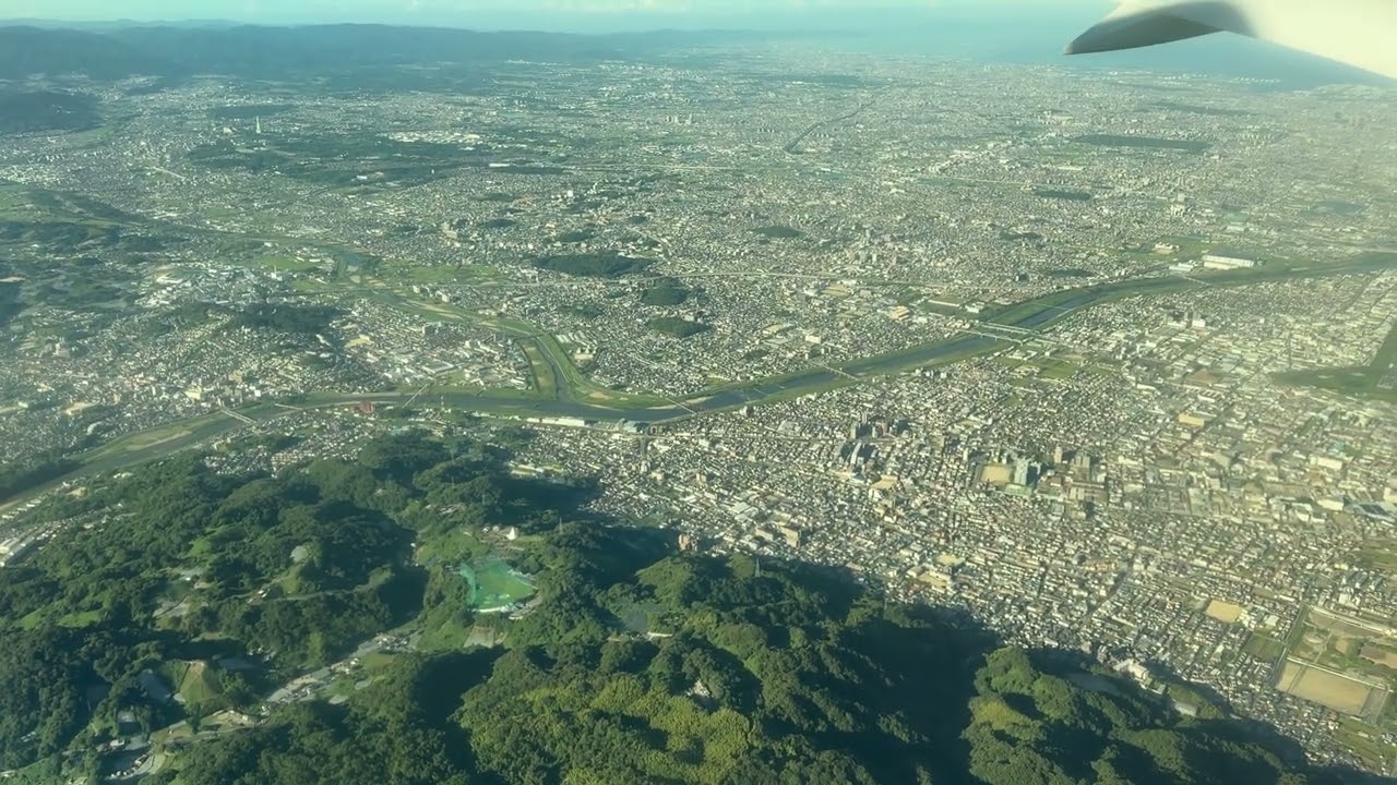 空から眺める大阪の街並み！大阪伊丹空港着陸JAL大阪伊丹便