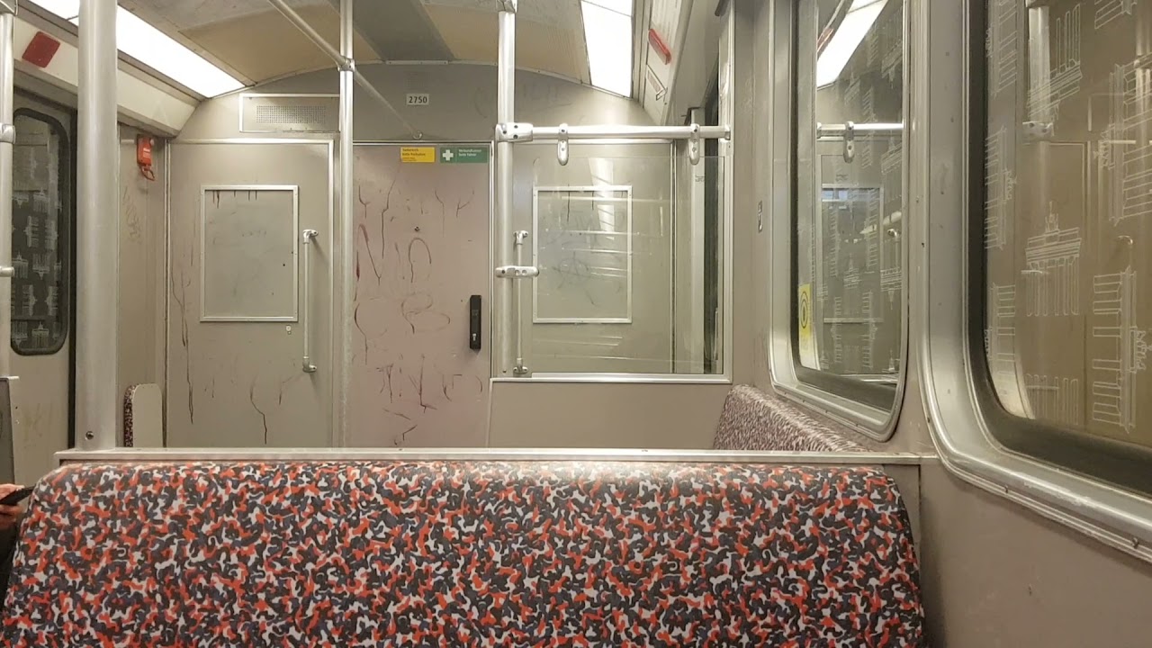 U-Bahn Berlin - Mitfahrt im F84 (2750) auf der U7 nach Rathaus Spandau