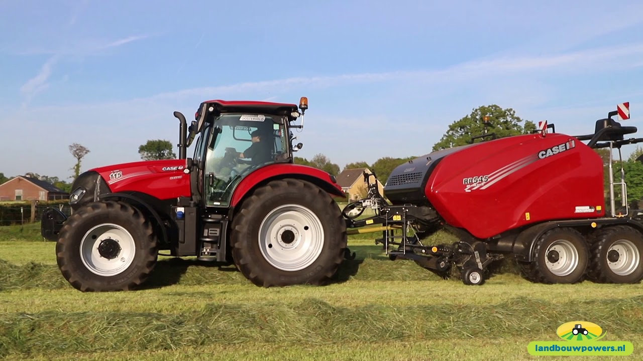 Balen persen door Oosterveld Blesdijke met Case IH Maxxum 125 en Case IH RB545