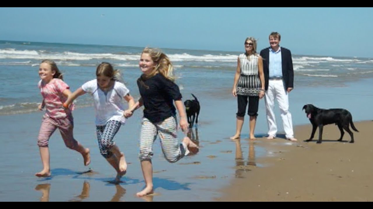 FOTOSESSIE & PERSGESPREK KONINGSPAAR  MET DE PRINSESJES OP WASSENAARSE STRAND.