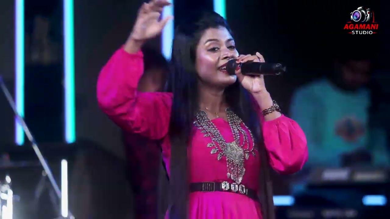এমন মধুর সন্ধ্যায় | Emon Madhur Sandhyay with lyrics | Cover BY - Chaitiparna Dey