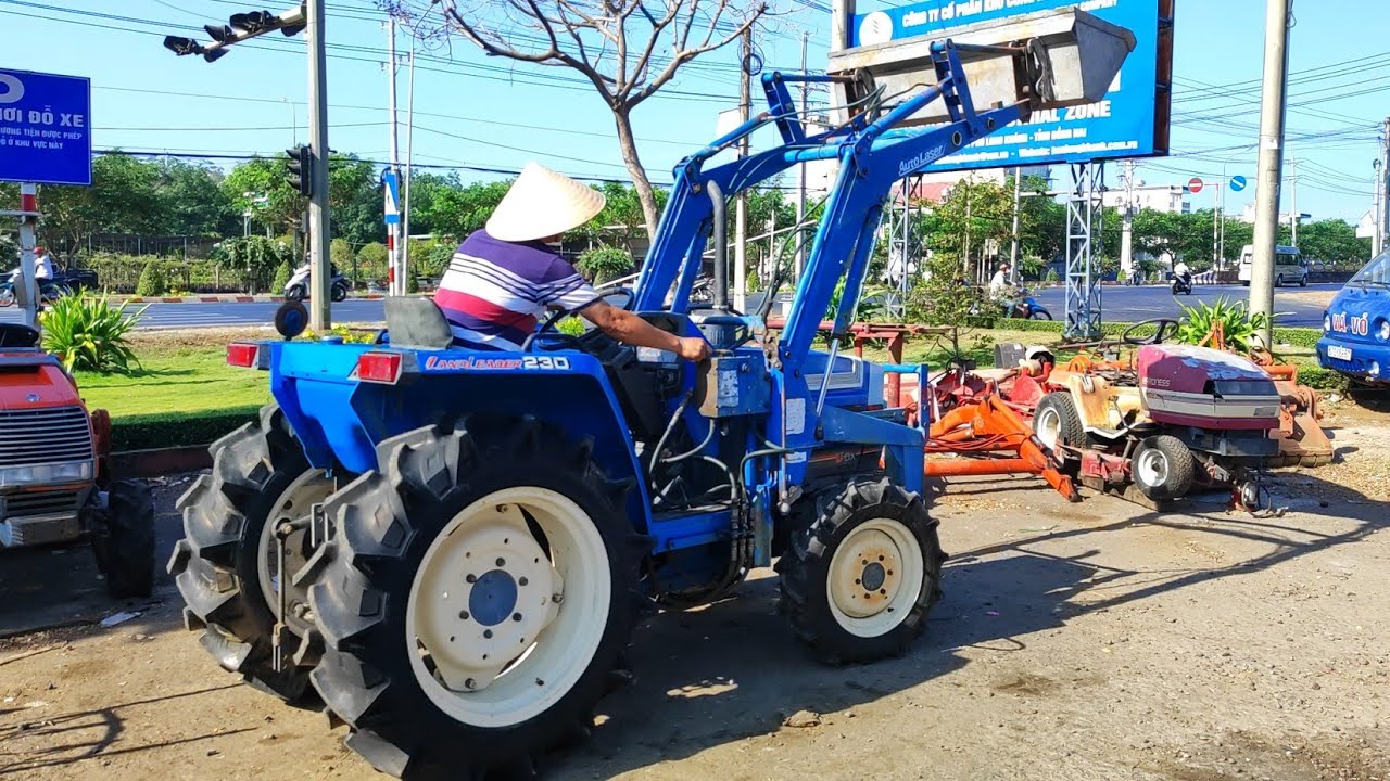 Báo giá máy cày iseki có gầu xúc đẹp long lanh, số điện thoại trong phần mô tả.
