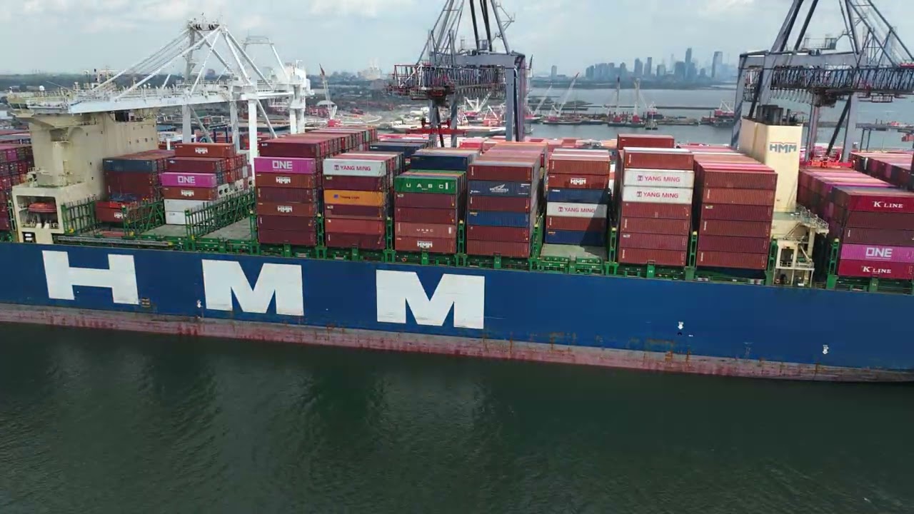 Hyundai Pride - Bayonne - Container Ship Loading Hyperlapse Timelapse