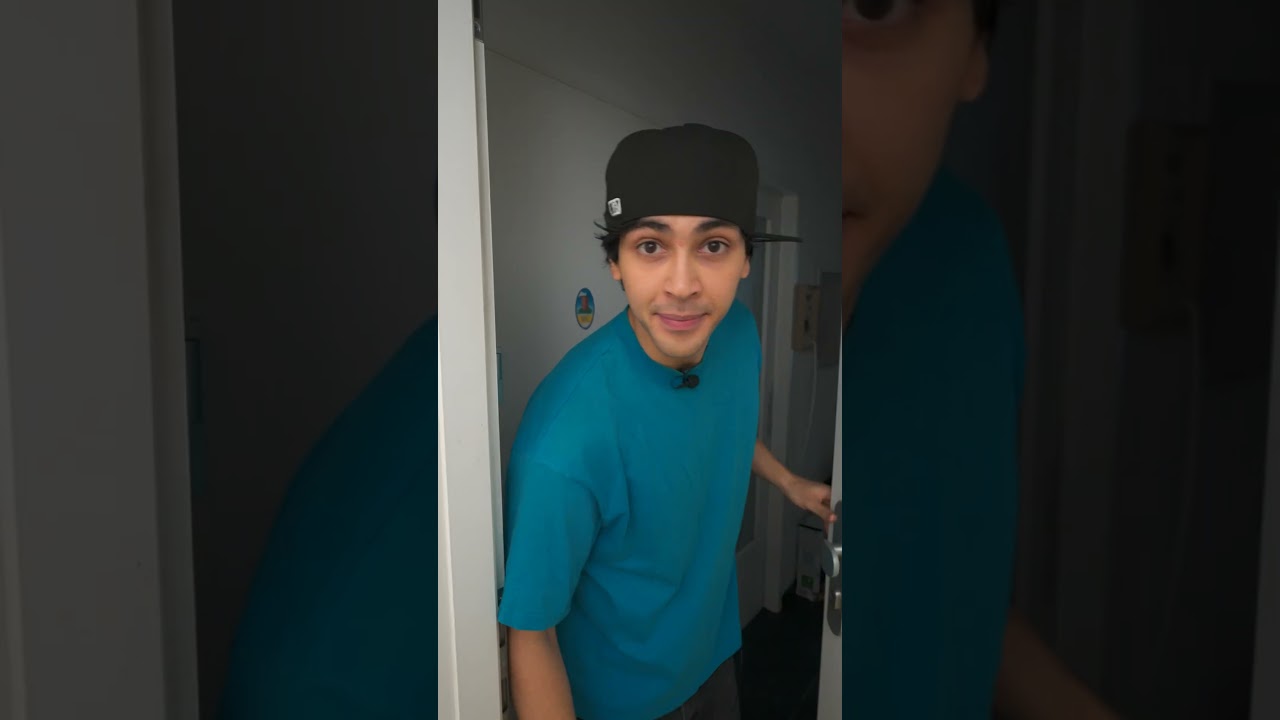 Ich werde ihm niemals wieder die T&uuml;re aufmachen 😳😂 | Mohi__07 #shorts
