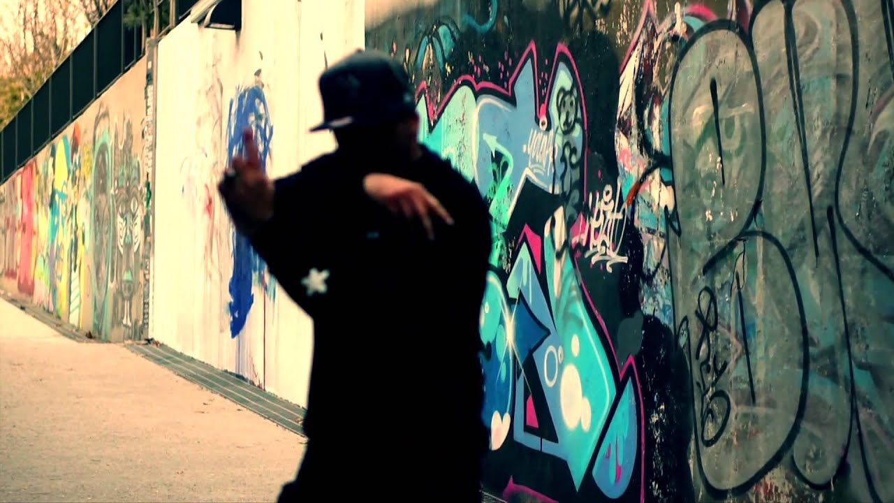 HOZIN x MR.WIGGLES mvls collab