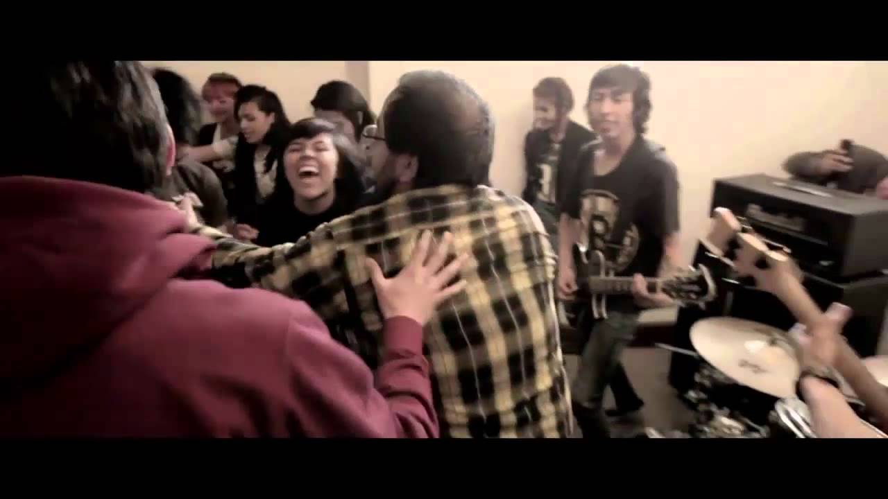 TRAS LA SANGRE - MIS PRINCIPIOS - REALLY HARDCORE COLOMBIA (OFFICIAL VIDEO HD)