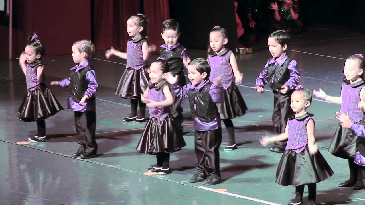 Clausura Preescolar 2012- ESTE RITMO SE BAILA ASÍ